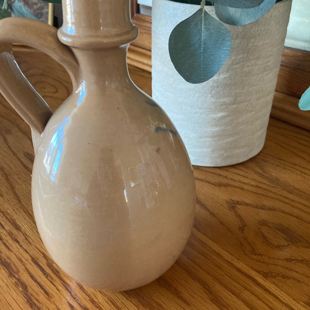 Labbate Olive Oil Ceramic Jug - Cream - Picture 4 of 8